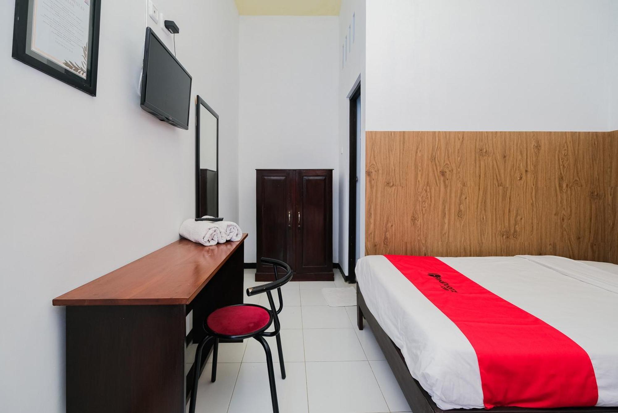 Reddoorz Syariah Near Rsud Tuban Hotel Tuban  Exterior photo