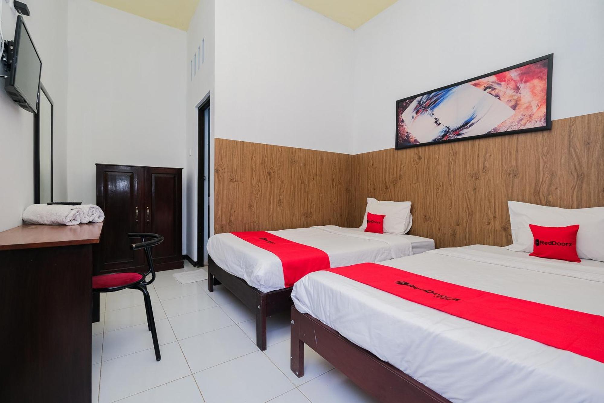Reddoorz Syariah Near Rsud Tuban Hotel Tuban  Exterior photo